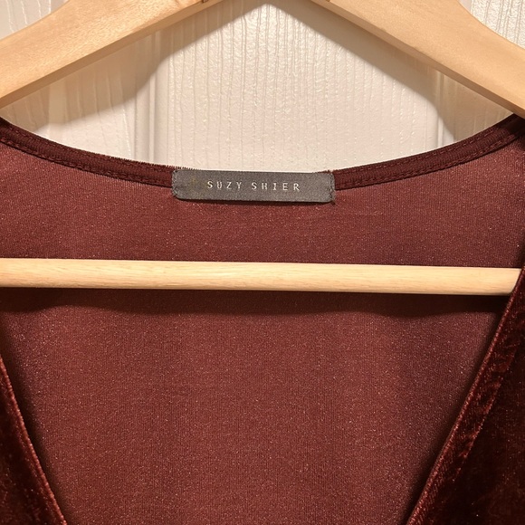 Suzy shier, velour party top, size large. - Picture 2 of 5